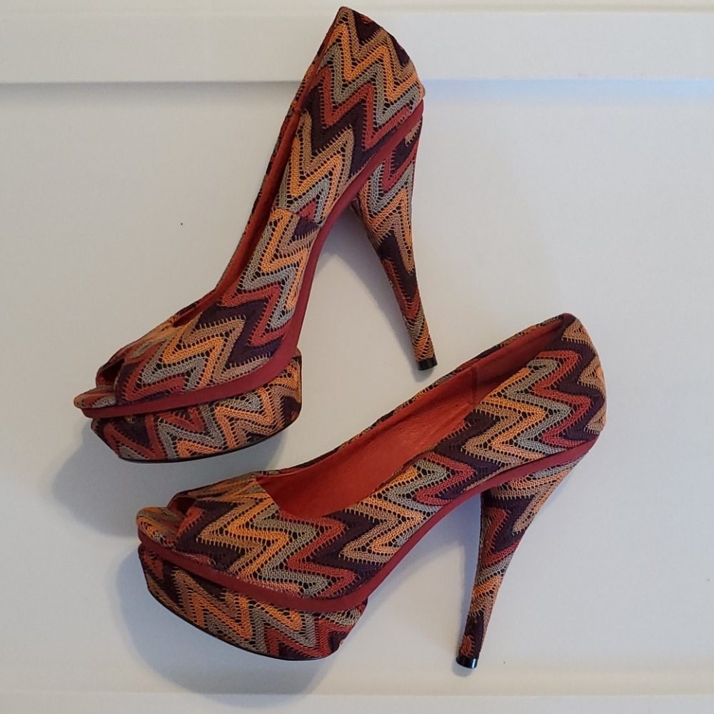 💋 Two Lips Heels - Picture 4 of 13